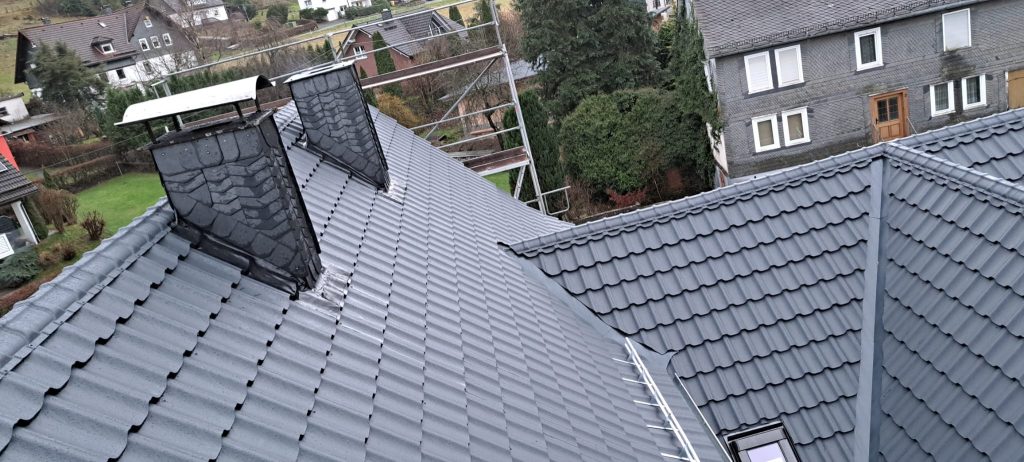 „Montiertes Venecja Ultramat Dach in edlem Matt-Finish beim Kundenprojekt“